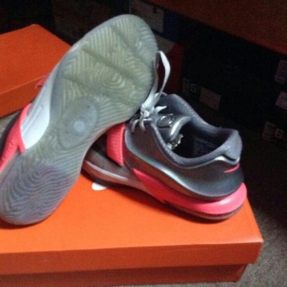 Shoes - Picture 3 of 4