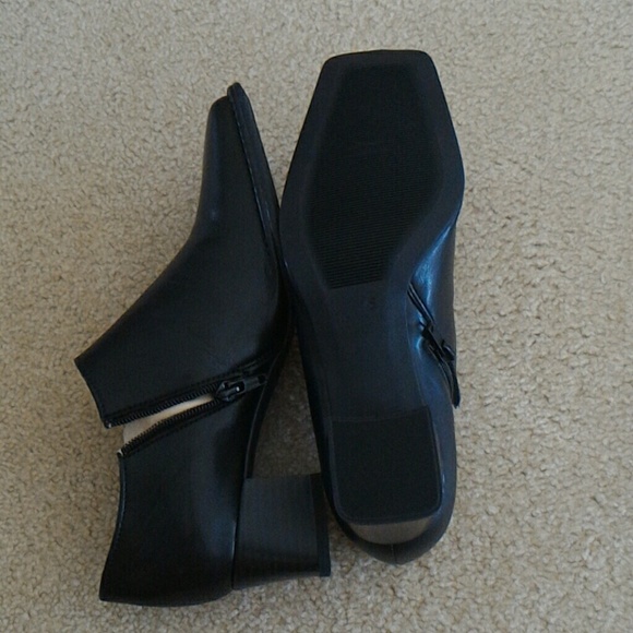 Boot - Picture 4 of 4