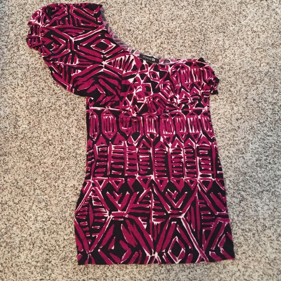 One shoulder top