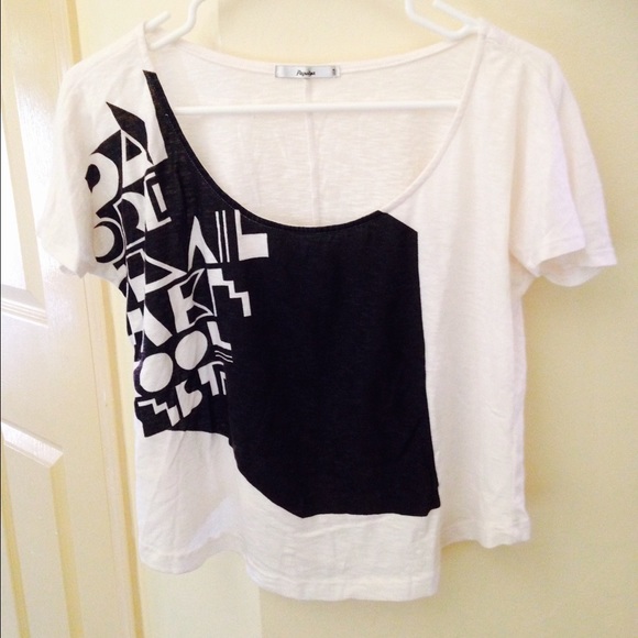 Black and white graphic tshirt