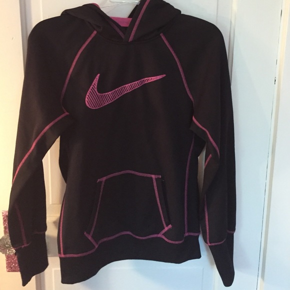 Nike black therma fit sweatshirt