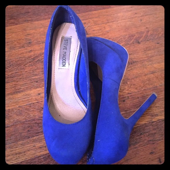 Steve Madden Royal Blue Suede "Demandd" Heels
