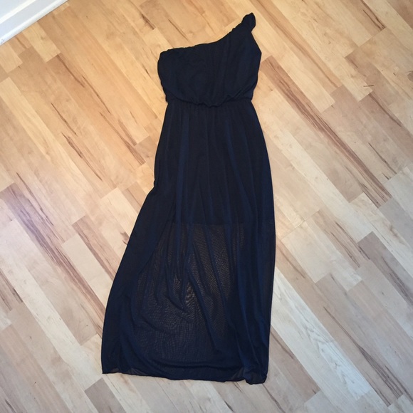 Gorgeous  one shoulder goddess dress - Picture 2 of 4