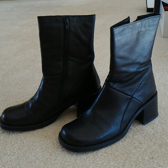 Boot - Picture 3 of 4