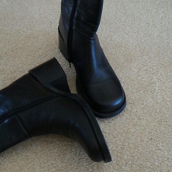 Boot - Picture 4 of 4