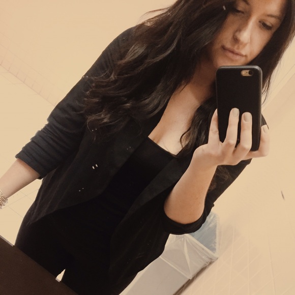 Meet Your Posher, Stephanie. - Picture 2 of 2