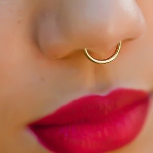 Reserved @queen_short47 Gold faux nose septum