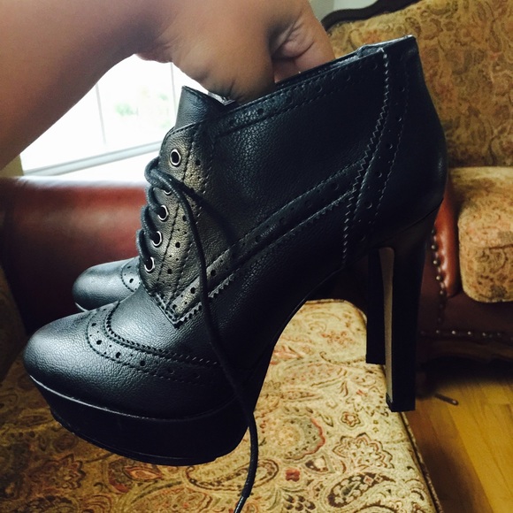 Cute ankle boots bcbg generation.