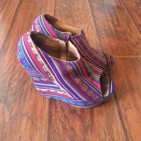 Tribal print peep toe wedges