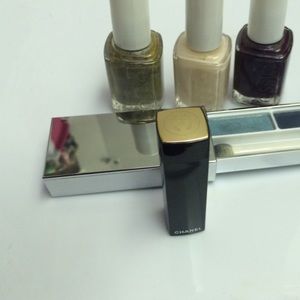 Cosmetic bndl nail polish eye duo. Chanel lips