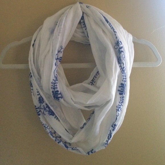 Scarf - Picture 2 of 3
