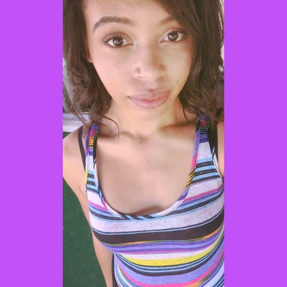 Meet your Posher, Valerie