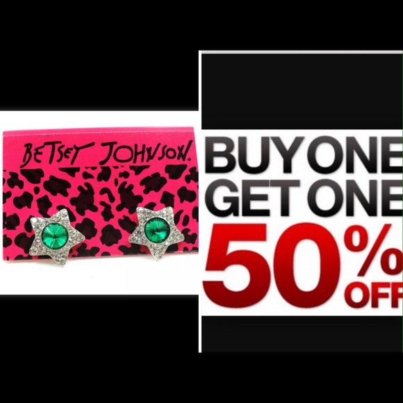 Betsey Johnson Jewelry - Betsey Johnson large earrings with green stone