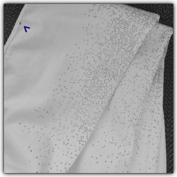 Chico's So-Slimming Ankle Jeans - Picture 2 of 3