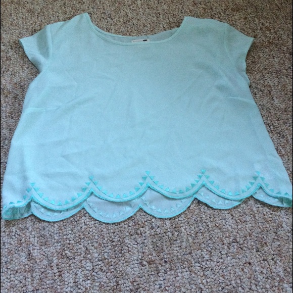 🌞 Scalloped shirt
