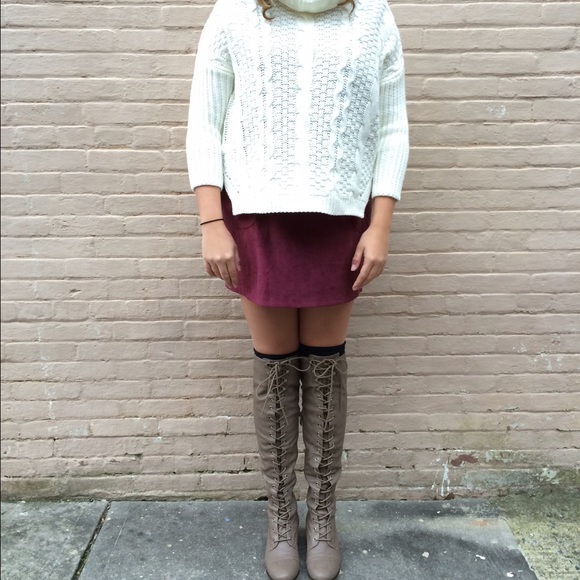 MEET YOUR SELLER✨ - Picture 3 of 4