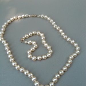 Necklace and bracelet