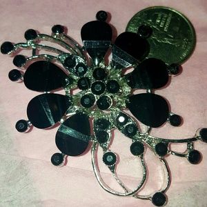 BEAUTIFUL BLACK GLASS AND RHINESTONE BROOCH