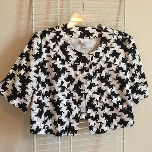 NWT. JACLYN SMITH cropped jacket