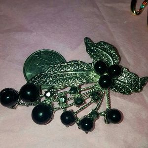 BLACK PEARL BROOCH