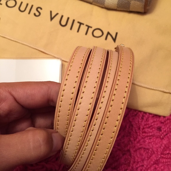 ❤️❤️SOLD❤️❤️Authentic Louis Vuitton Eva Clutch - Picture 4 of 4