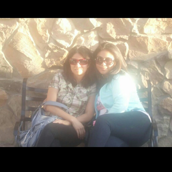 MEET THE POSHER - Picture 2 of 4