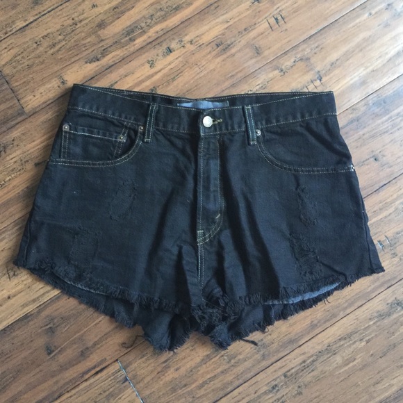 Levi Shorts! High waisted:)