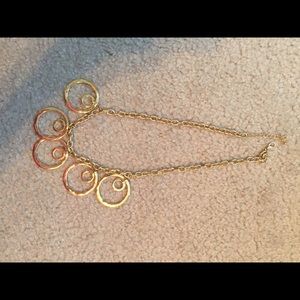 Fun gold circle necklace