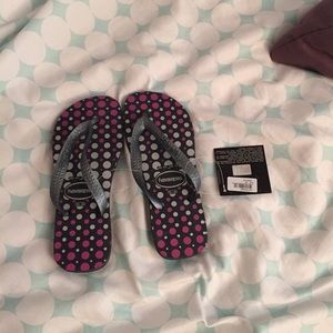 SOLD!! NWT Havaianas