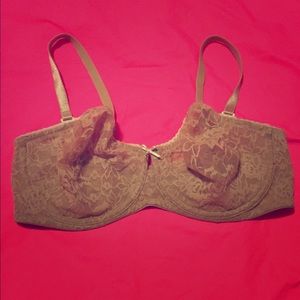 Unlined lace bra. 36D