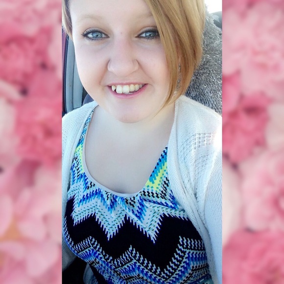 Meet Your Posher! - Picture 2 of 4