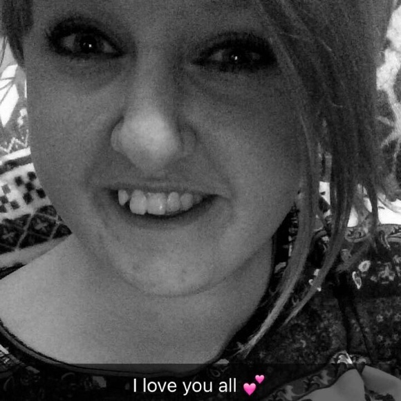 Meet Your Posher! - Picture 4 of 4