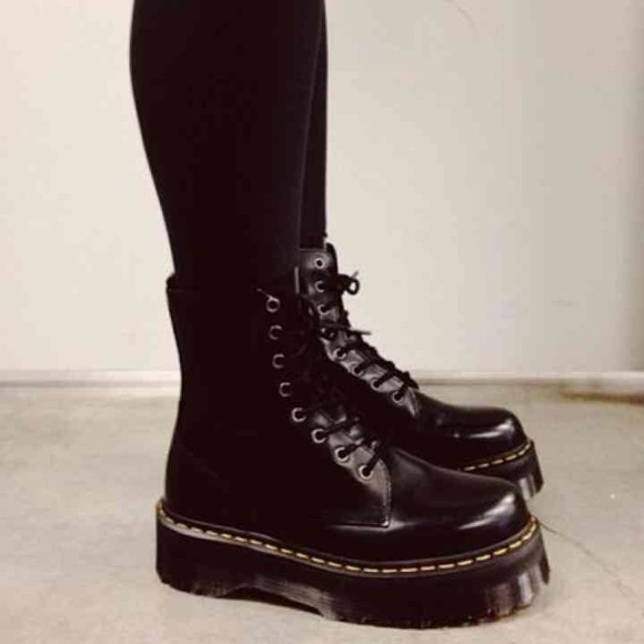 Dr.Martens platform Jadon Boot