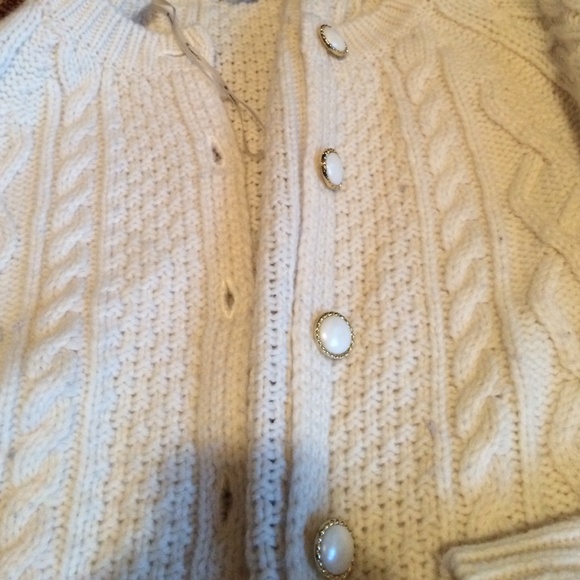 Cream sweaterSOLD - Picture 2 of 2