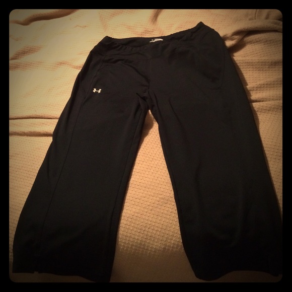Under Armour Pants - Medium, black Under Armour capris