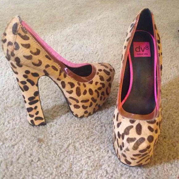 Dolce vita DV8 villan leopard fur pumps
