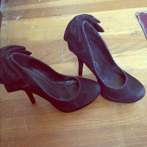 Black heels size 5.5