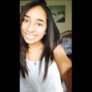 Meet your Posher, Mia