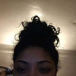 Meet your Posher, Danyra