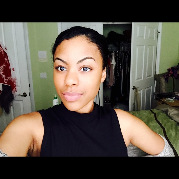 Meet Your Posher, Corinne - Picture 2 of 4