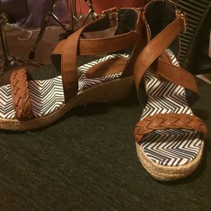 Girls Sz 2 Tommy Hilfiger Sandals