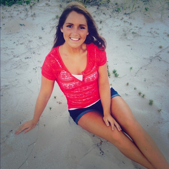 Meet your posher, Alli!