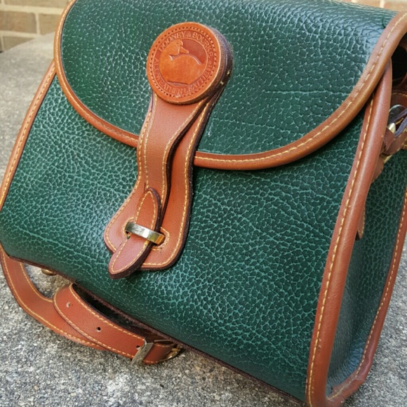 Vintage Dooney & Bourke (NOT AUTHENTIC)