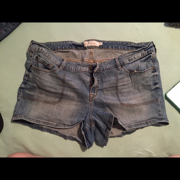 Light wash jean shorts from torrid