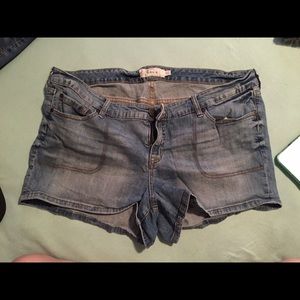 Light wash jean shorts from torrid