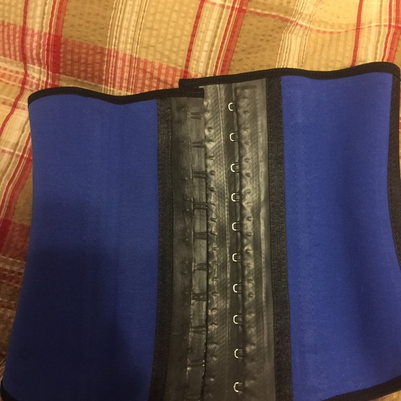 Waist trainer