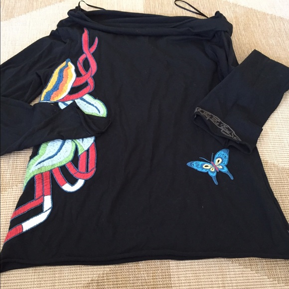Beautiful embroidered boatneck top