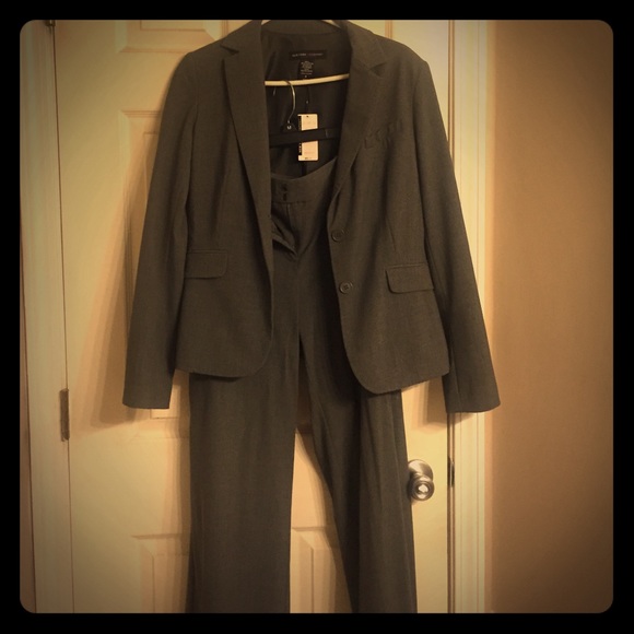 Dark Grey Ladies suit - Picture 1 of 1