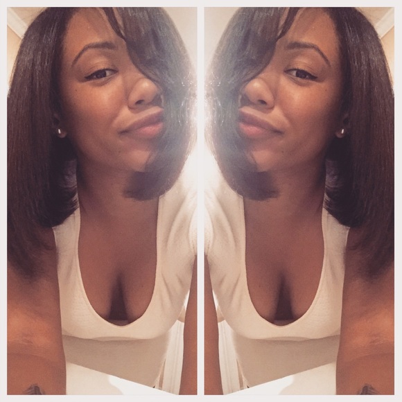 Meet your Posher, Andrea 🌺 - Picture 2 of 4