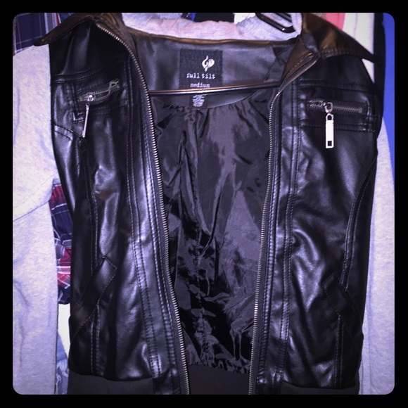 Tillys jacket